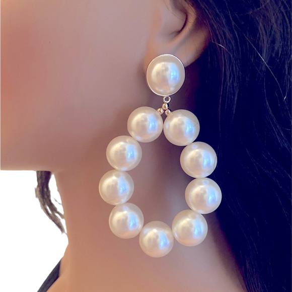 Chunky oversized Pearl Dangle Earrings - Picture 1 of 3